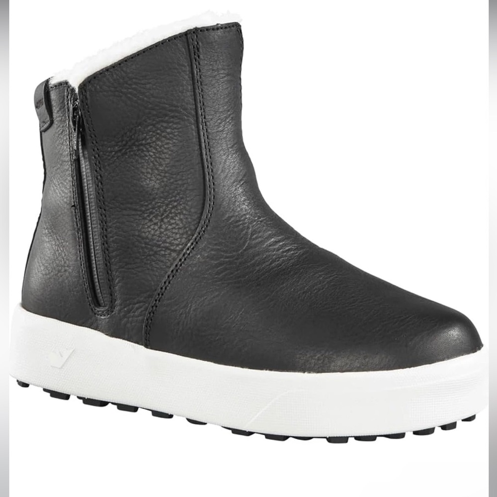 Baffin Black and White Winter Boots